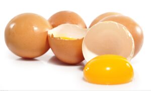 البيض النئ
